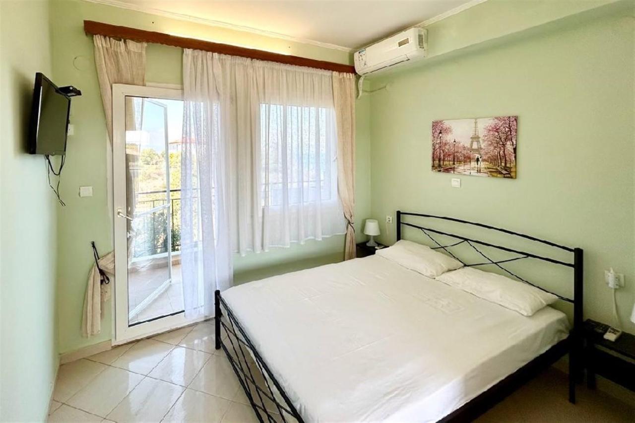 Villa Irina, Nea Potidea Kassandra Beach ภายนอก รูปภาพ